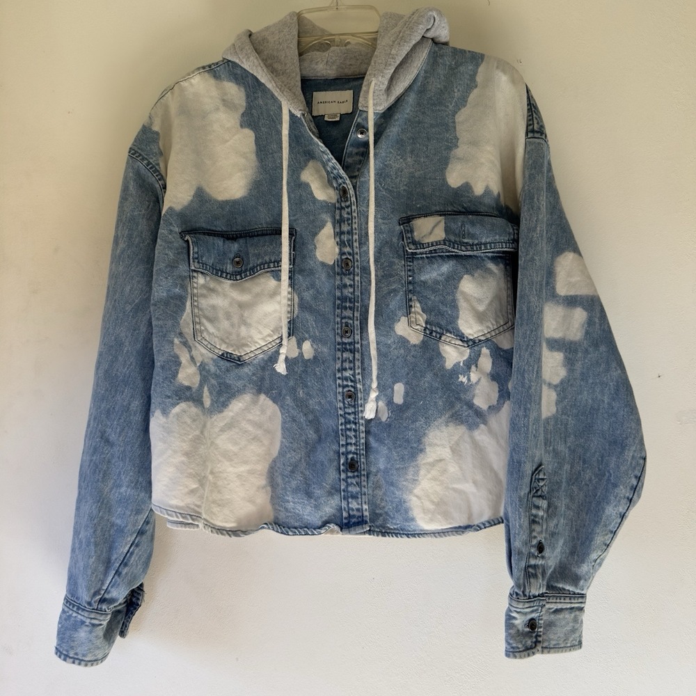 American Eagle Hooded Denim Jacket Womens XL Blue‎ Bleached Cloud Crop Shacket